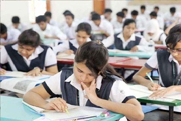 Class 10 Students Relieved as CBSE Retains 33% Overall Passing Rule
