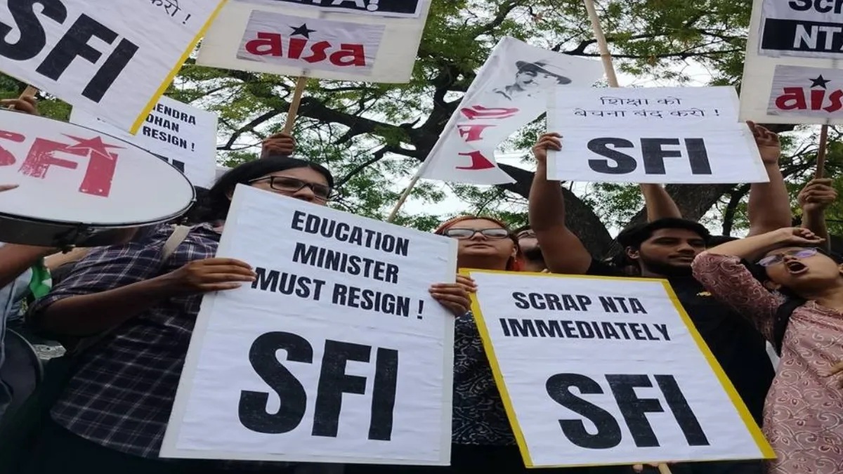 SFI Protests Demand Education Minister’s Resignation Over NEET, CBSE Exam Issues